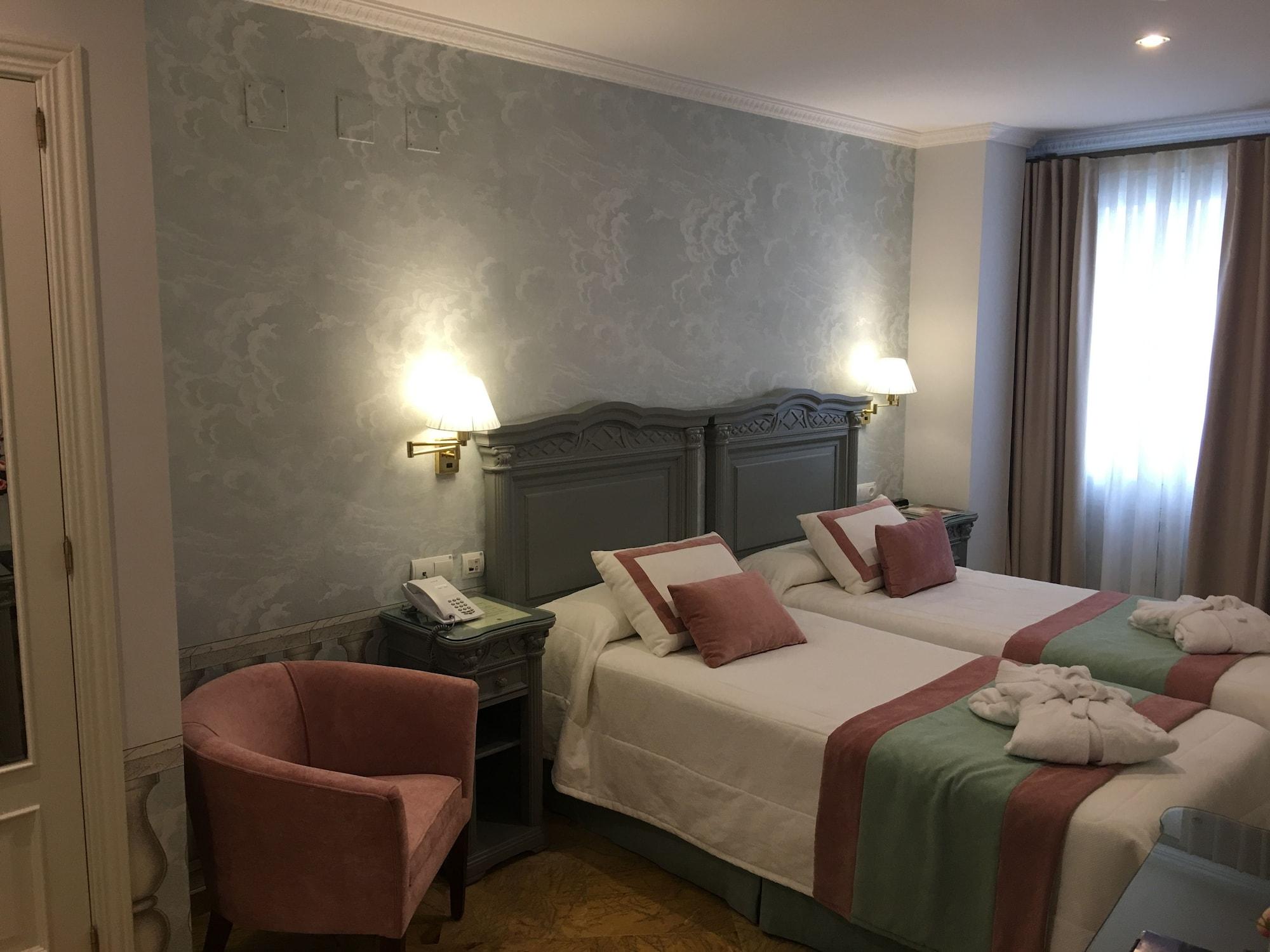 Hotel Adriano Boutique 3*