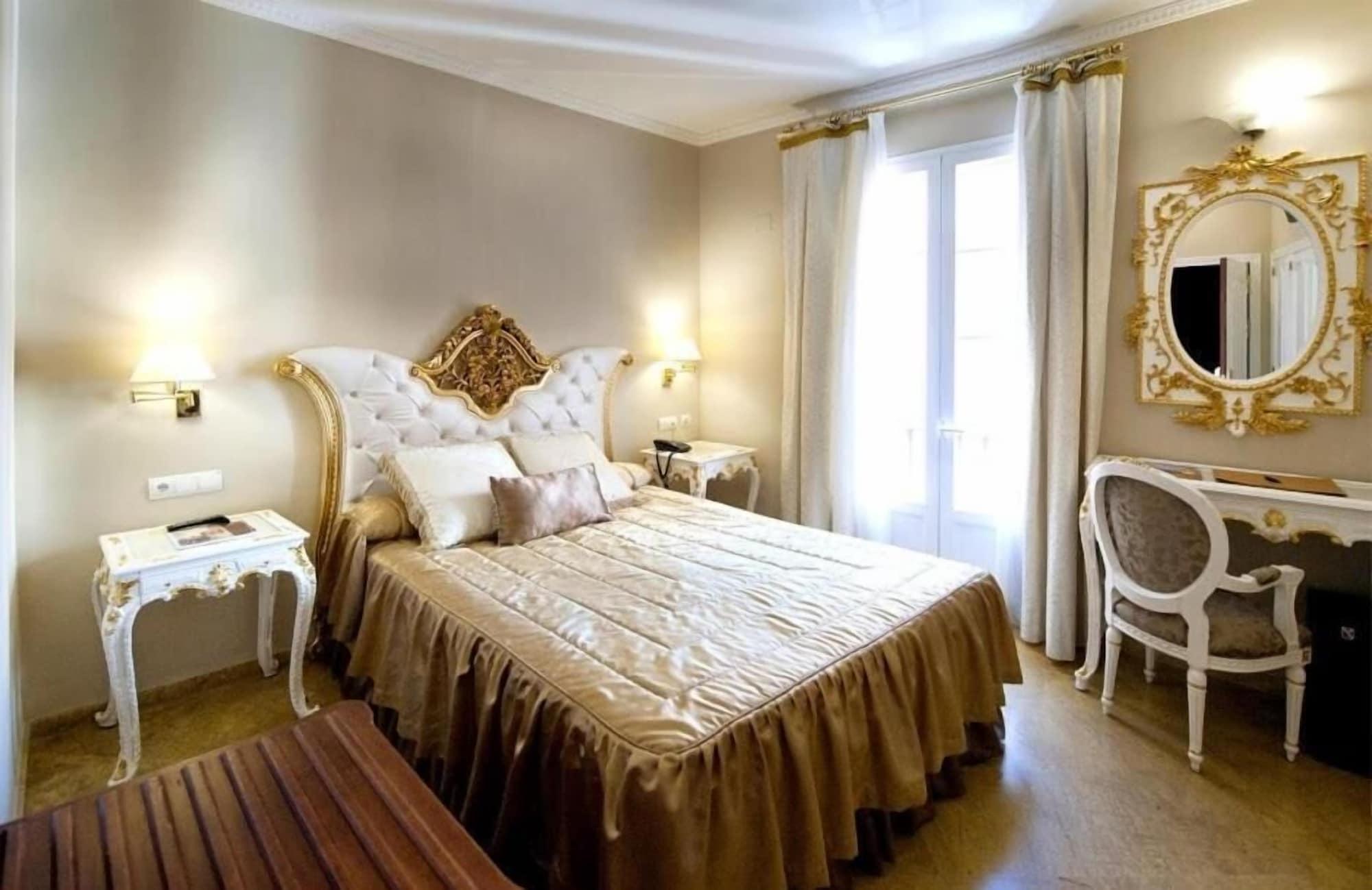 Hotel Adriano Boutique 3*
